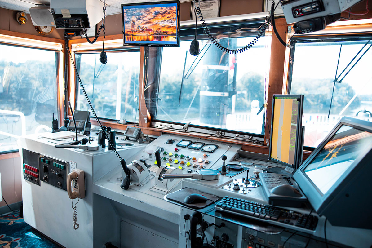 General Jackson Boat Controls